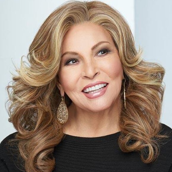 RAQUEL WELCH STROKE OF GENIUS in RL10/12 Sunlit Chestnut - Picture 6 of 7